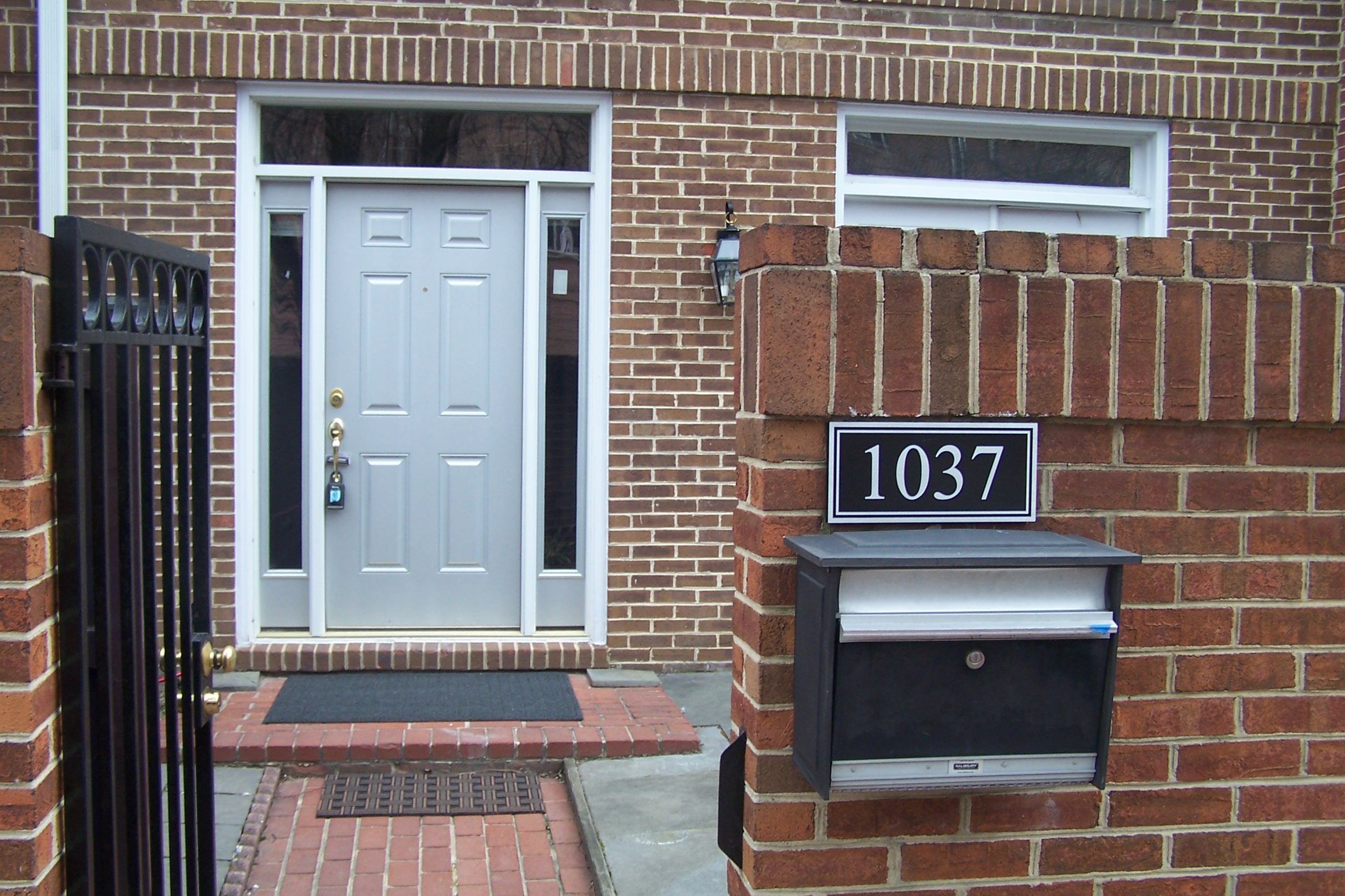 Exterior 1037 N. Stafford St. Copy American Realty Group